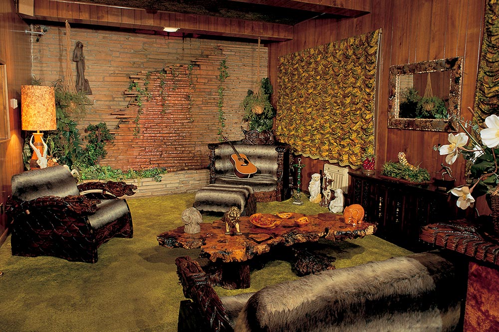 Graceland Presley For A Day Jungle Room | The Guest House at Graceland Graceland Presley For A Day Gland Jungle Room