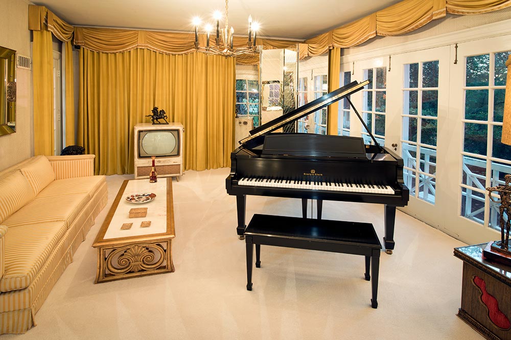 Graceland Presley For A Day Music Room | The Guest House at Graceland Graceland Presley For A Day Music Room