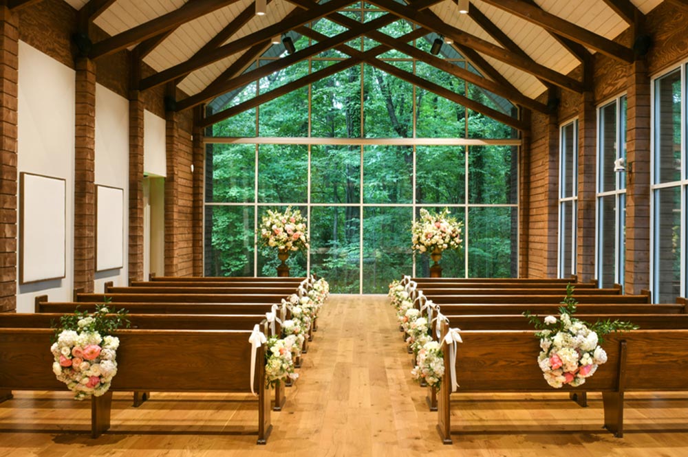 | The Guest House at Graceland Graceland's Chapel In The Woods - Altar