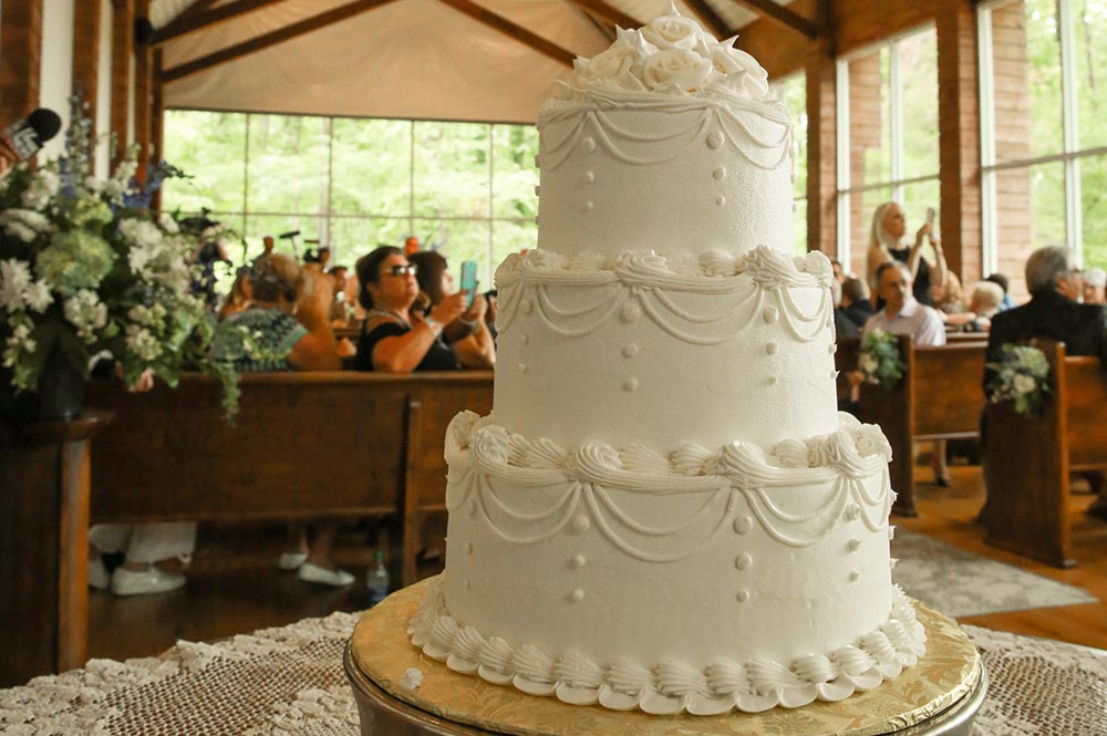 | The Guest House at Graceland Graceland's Chapel In The Woods - Cake