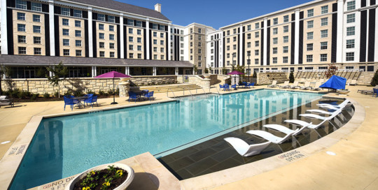 The Guest House at Graceland Room Pool