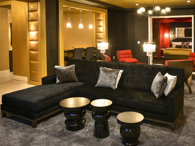 Guest-House-at-Graceland-Room-King-Suite-3-thumbs