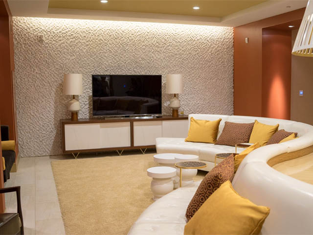 Guest-House-at-Graceland-Room-Suite-Seating-thumbs